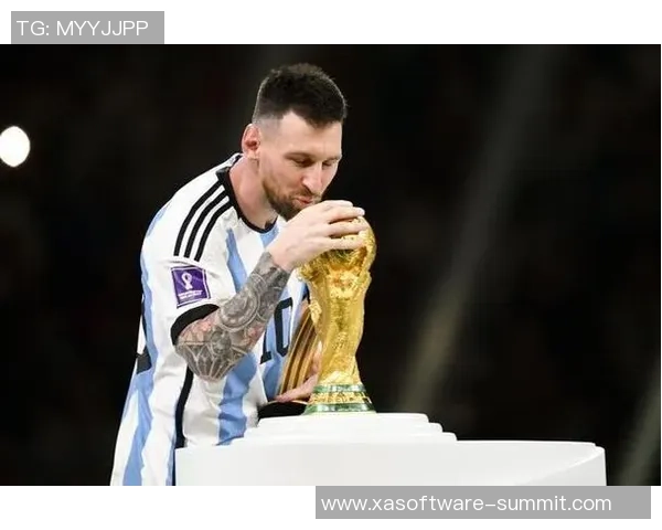 梅西荣膺金球奖获足球界众多球星热烈祝贺 引发全球关注