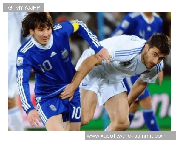 足球场上头顶足球的奇妙瞬间 谁是最具头脑的球星