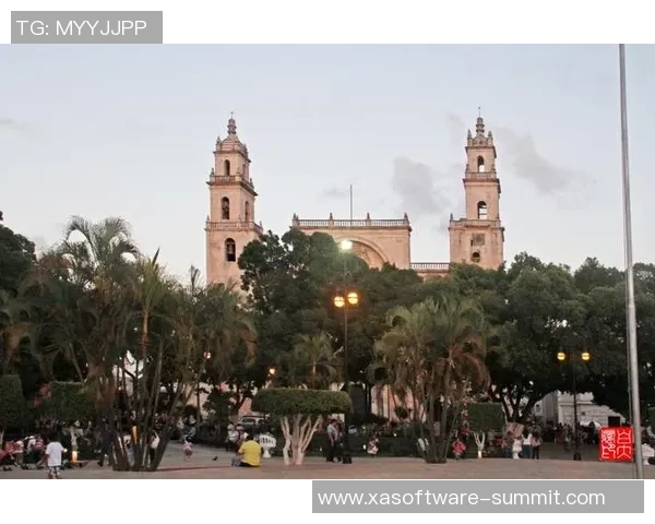 从墨西哥出发：足球明星的起点与全球辉煌之路